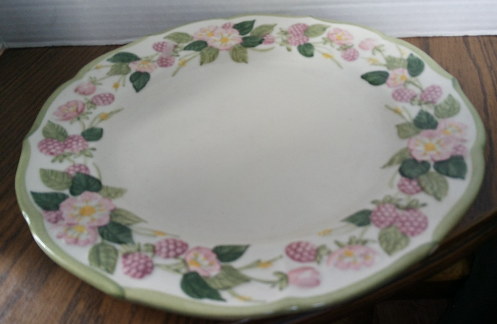 Poppytrail by Metlox Sculptured Berry 10 1/2" Dinner Plate